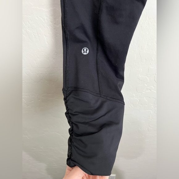 Lululemon Cropped Black Leggings with Ruching Size 4 - Picture 2 of 8